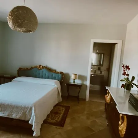 Lakeside Haven Apartment