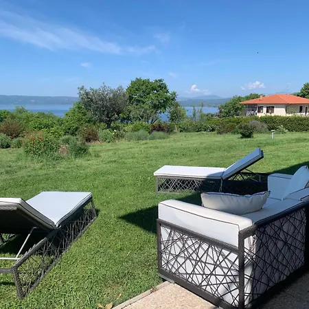 Lakeside Haven Apartment